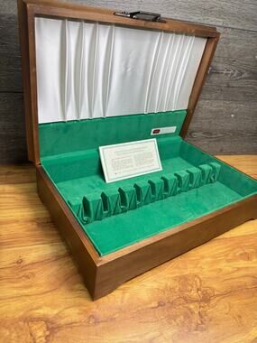 VTG Rogers Bros Anti-Tarnish Silverware Flatware Chest solid wood 17.5x11.5x4”